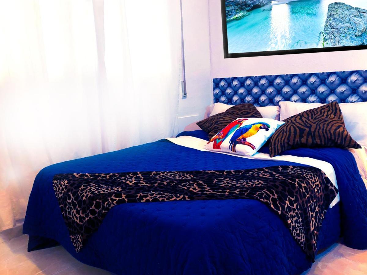 La Reina De Gran Via - Parking Tph Bed & Breakfast Мадрид Екстериор снимка