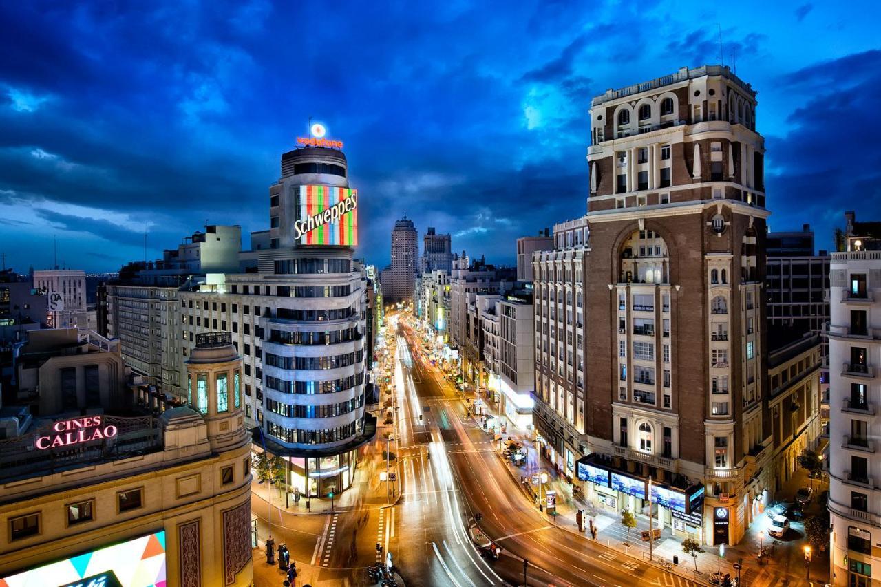 La Reina De Gran Via - Parking Tph Bed & Breakfast Мадрид Екстериор снимка